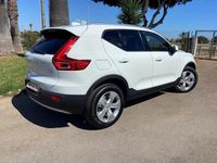 Usado Volvo XC40 Momentum 156 HP (114 kW) 2019 Branco SUV