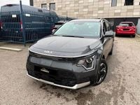 Usado Kia Niro Inspiration 150 kW (204 HP) 2023 Cinza antracite SUV