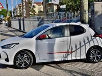 Usado Toyota Yaris Hybrid 115 HP (84 kW) 2024 Branco