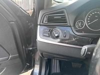 Usado BMW 520 184 HP (135 kW) 2015 Cinzento Sedan