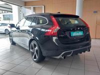 Usado Volvo V60 115 HP (84 kW) 2011 Preto Carrinha