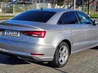 Usado Audi A3 116 HP (85 kW) 2019 Cinzento Pickup