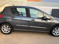 Usado Peugeot 308 90 HP (66 kW) 2008 Cinzento Citadino