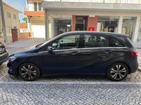 Usado Mercedes B180 109 HP (80 kW) 2018 Preto Monovolume