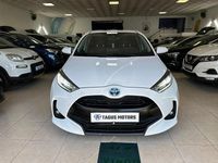 Usado Toyota Yaris Hybrid 115 HP (84 kW) 2021 Cinzento