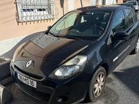 Usado Renault Clio IV 90 HP (66 kW) 2012 Preto Sedan