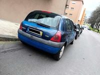 Usado Renault Clio II 58 HP (42 kW) 1999 Azul Citadino