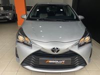 Usado Toyota Yaris Comfort 72 HP (52 kW) 2019 Cinza
