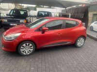 Usado Renault Clio IV 90 HP (66 kW) 2014 Vermelho Citadino