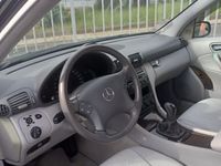 Usado Mercedes C220 143 HP (105 kW) 2004 Azul Coupé