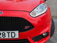 Usado Ford Fiesta ST 182 HP (133 kW) 2014 Vermelho Citadino