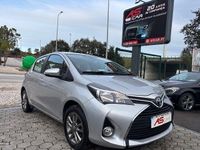 Usado Toyota Yaris Comfort 69 HP (50 kW) 2015 Cinza Citadino