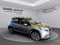 Usado Peugeot 2008 110 HP (80 kW) 2016 Cinzento SUV