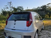 Usado Fiat Punto 80 HP (58 kW) 2004 Citadino