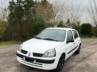Usado Renault Clio II 60 HP (44 kW) 2003 Sedan