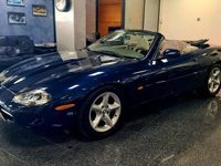 Usado Jaguar XK 284 HP (208 kW) 1997 Azul