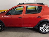 Usado Dacia Sandero Stepway 90 HP (66 kW) 2015 Sedan