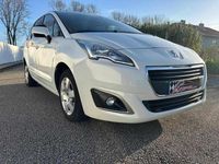 Usado Peugeot 5008 Allure 115 HP (84 kW) 2014 Branco Monovolume