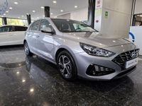 Usado Hyundai i30 Style 120 HP (88 kW) 2023 Shimmering silver (metalizado)