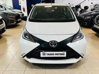 Usado Toyota Aygo 69 HP (50 kW) 2017 Branco Citadino