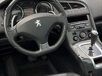 Usado Peugeot 5008 Allure 115 HP (84 kW) 2016 Sedan