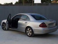 Usado Mercedes E220 Elegance 150 HP (110 kW) 2003 Sedan