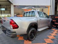 Novo Toyota HiLux Comfort 204 HP (150 kW) 2025 Cinza prata Pickup