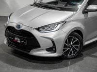 Usado Toyota Yaris Hybrid 115 HP (84 kW) 2023 Cinza