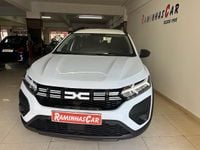 Usado Dacia Jogger Essentiel 110 HP (80 kW) 2023 Branco Monovolume