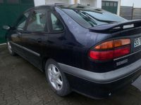 Usado Renault Laguna 110 HP (80 kW) 2000 Sedan