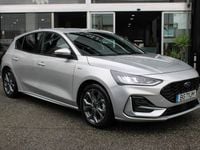 Usado Ford Focus ST-Line 125 HP (91 kW) 2024 Cinzento Citadino