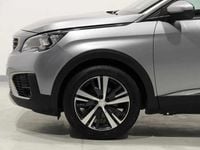 Usado Peugeot 5008 131 HP (96 kW) 2018 Cinzento SUV