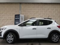 Usado Dacia Sandero Stepway 91 HP (66 kW) 2022 Branco SUV
