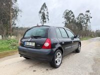 Usado Renault Clio II 75 HP (55 kW) 2002 Preto Citadino