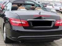 Usado Mercedes E200 Avantgarde 183 HP (134 kW) 2012 Preto Cabrios