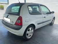 Usado Renault Clio II 65 HP (47 kW) 2002 Branco Citadino