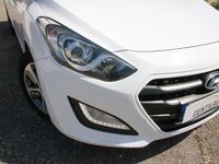 Usado Hyundai i30 Comfort 110 HP (80 kW) 2015 Branco Carrinha