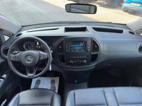 Usado Mercedes Vito 136 HP (100 kW) 2023 Preto Van