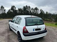 Usado Renault Clio II 60 HP (44 kW) 2003 Sedan