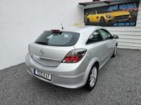 Usado Opel Astra GTC 90 HP (66 kW) 2007 Cinzento