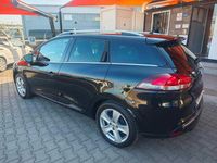 Usado Renault Clio IV 90 HP (66 kW) 2015 Preto Carrinha