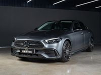 Usado Mercedes C300 AMG line 313 HP (230 kW) 2025 Cinza Sedan