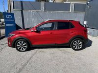 Usado Kia Stonic 100 HP (73 kW) 2021 Vermelho SUV