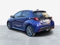 Usado Toyota Yaris Luxury 92 HP (67 kW) 2024 Azul (pintura metalizada) Citadino