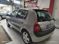 Usado Renault Clio II 75 HP (55 kW) 2003 Cinzento