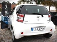 Usado Toyota iQ 68 HP (50 kW) 2010 Branco Citadino