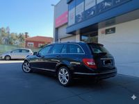 Usado Mercedes C200 136 HP (100 kW) 2012 Preto Carrinha