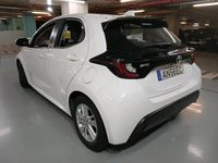 Usado Toyota Yaris Hybrid Comfort 115 HP (84 kW) 2021 Branco