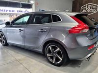 Usado Volvo V40 R-Design 115 HP (84 kW) 2015 Sedan