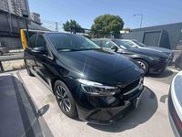 Usado Mercedes B180 116 HP (85 kW) 2024 Preto Monovolume